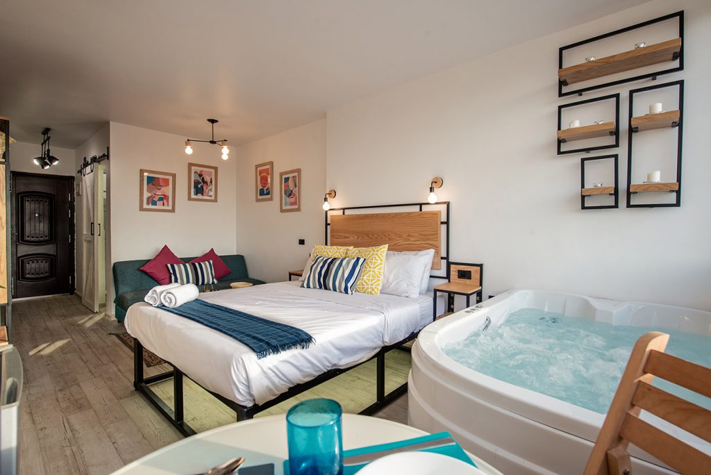 This Airbnb Lets You Gaze Out At Giza Pyramids From Your Hot Tub