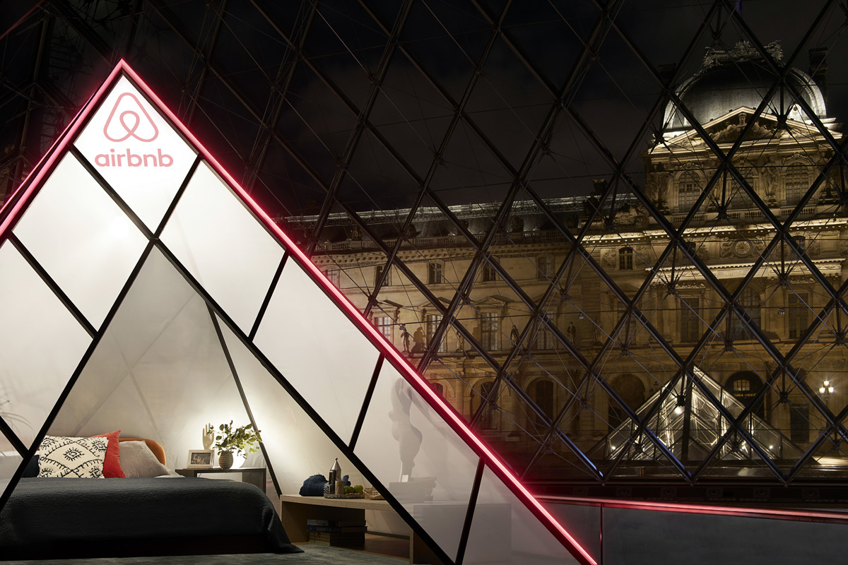 Airbnb x Louvre